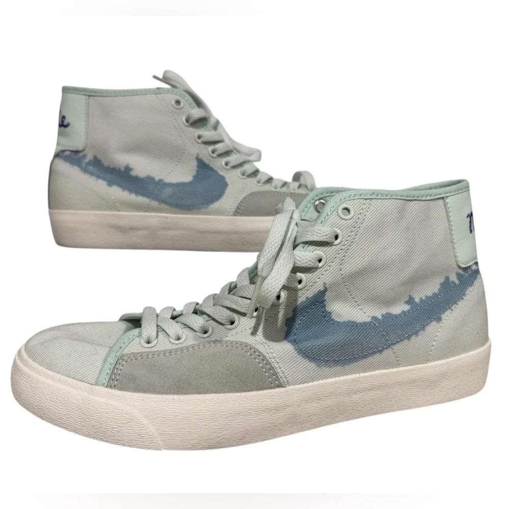 Nike SB Blazer Court Mid Barely Green Boarder Blue Men’s Size 8.5 Skateboarding